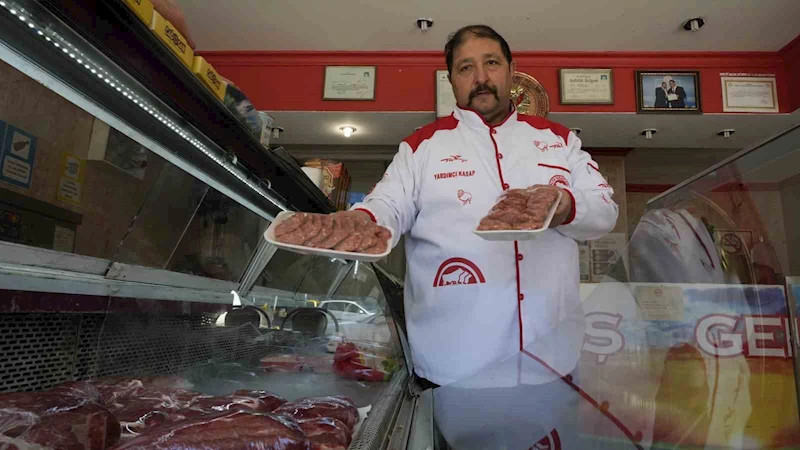 İthal canlı hayvan alımıyla kırmızı et fiyatlarında yüzde 5-10 arası düşüş bekleniyor
