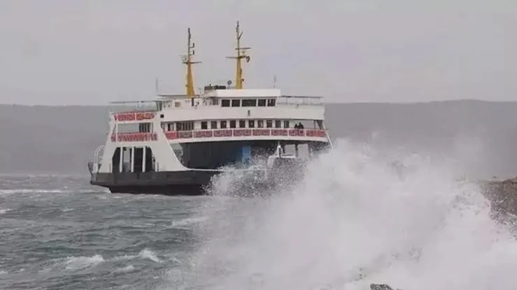 Erdek’te Olumsuz Hava Şartları Yüzünden Deniz Seferleri İptal Oldu