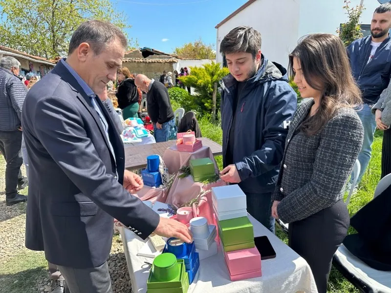 Burhaniye de Kaymakam Memiş tohum takasına katıldı