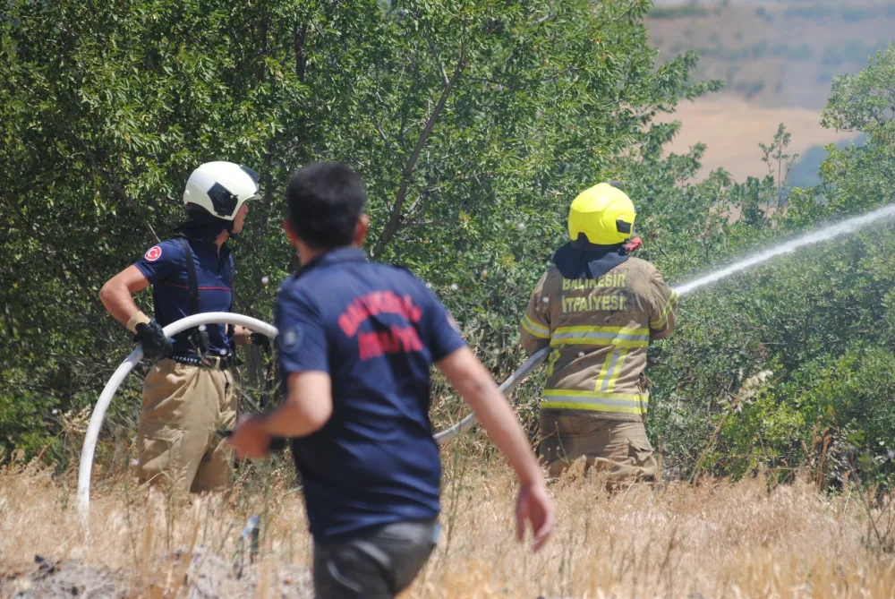 Balıkesir Büyükşehir İtfaiyesi’nden bölge yangınlarına güçlü destek